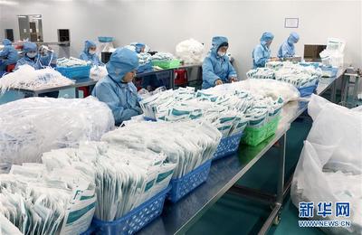 把最好的留給最需要的醫(yī)護(hù)人員--深圳醫(yī)療物資企業(yè)生產(chǎn)見聞