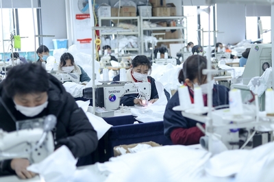 防護服緊缺?這家企業僅用了5天時間轉產防護服,日產量已達9000件